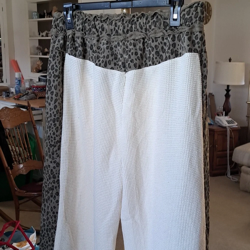 POL Two-Tone Leopard Trim Cream Lounge Pants Wide Leg Inseam 28.5 - Picture 6 of 9